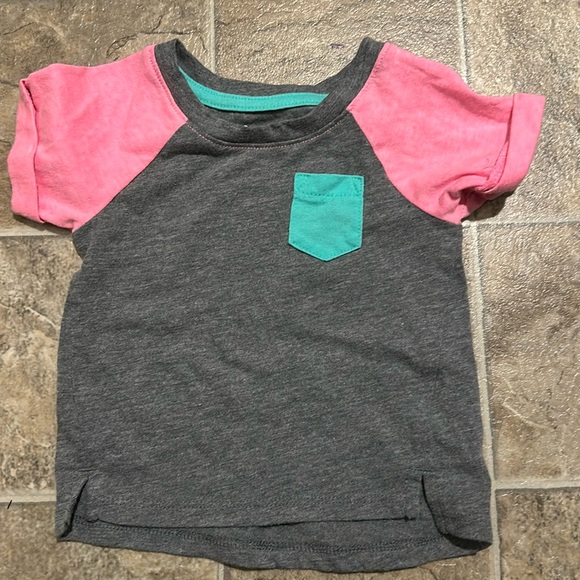 *$1 with bundle* 12mo t-shirt - Picture 1 of 4